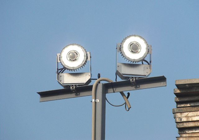 水銀灯型LED(投光器使用)